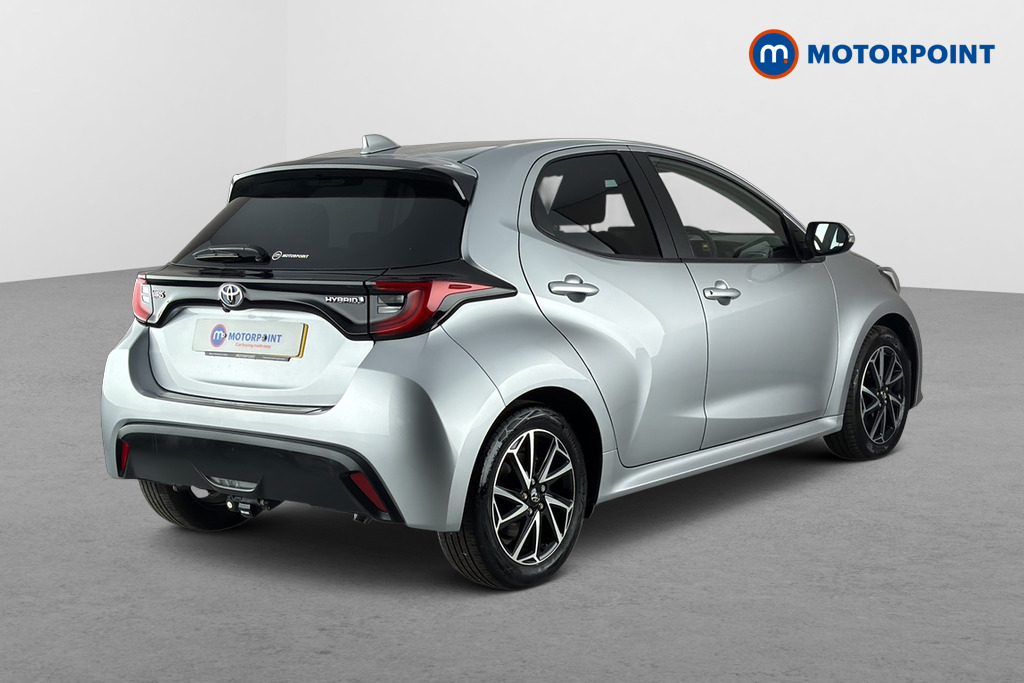 Toyota Yaris Design Automatic Petrol-Electric Hybrid Hatchback - Stock Number (1661995) - Passenger side rear corner