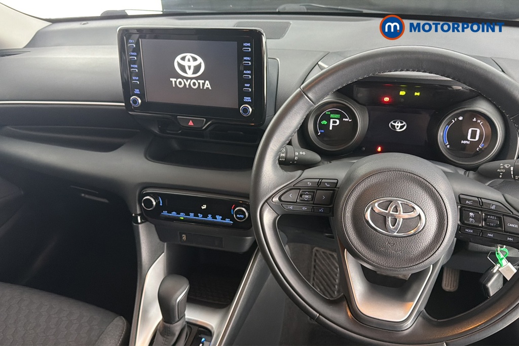 Toyota Yaris Design Automatic Petrol-Electric Hybrid Hatchback - Stock Number (1661995) - 1st supplementary image