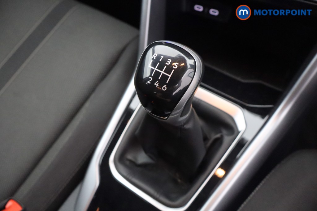 Volkswagen T-Roc Life Manual Petrol SUV - Stock Number (1662590) - 4th supplementary image