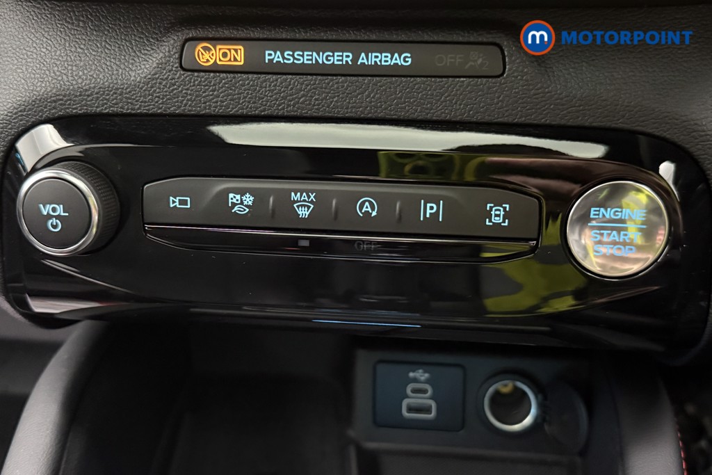 Ford Kuga St-Line X Manual Petrol SUV - Stock Number (1662636) - 11th supplementary image