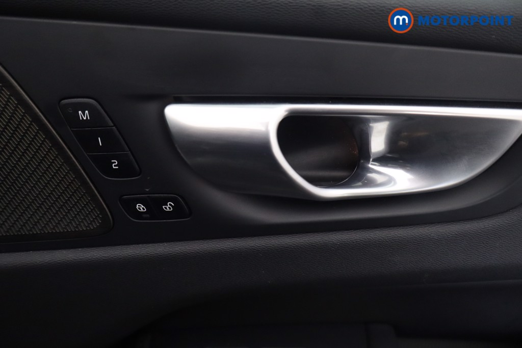 Volvo Xc60 Plus Automatic Petrol SUV - Stock Number (1662741) - 18th supplementary image