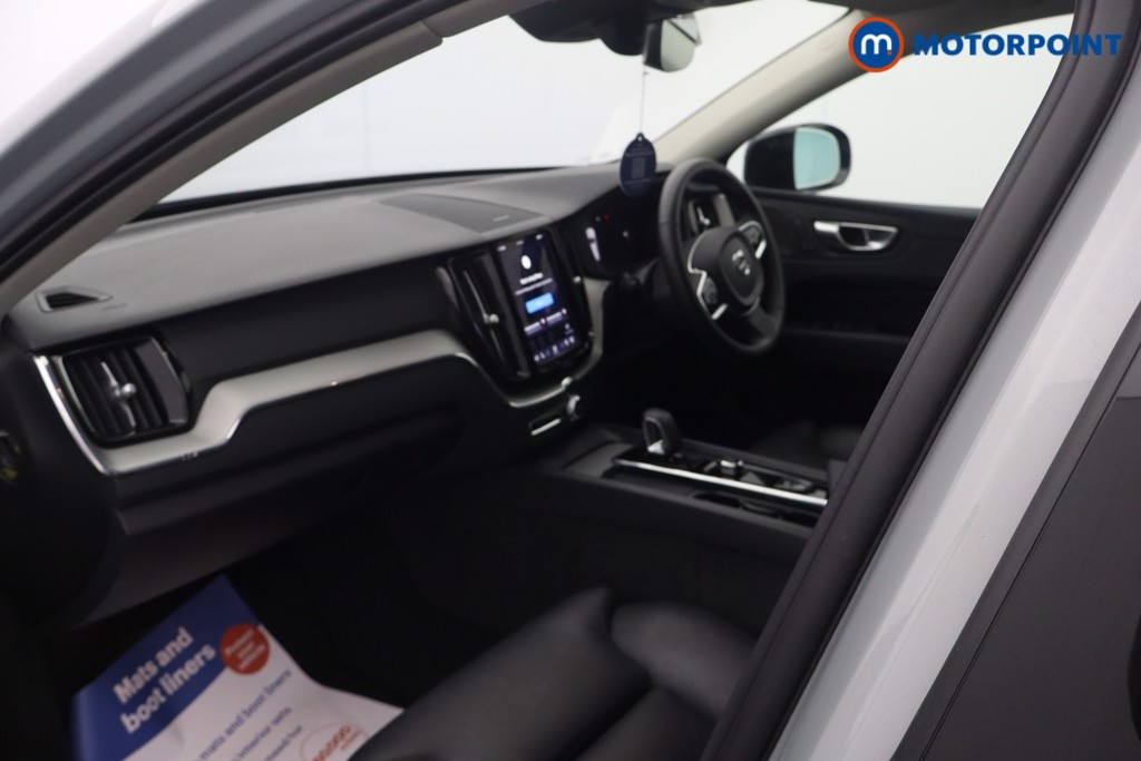Volvo Xc60 Plus Automatic Petrol SUV - Stock Number (1662741) - 39th supplementary image