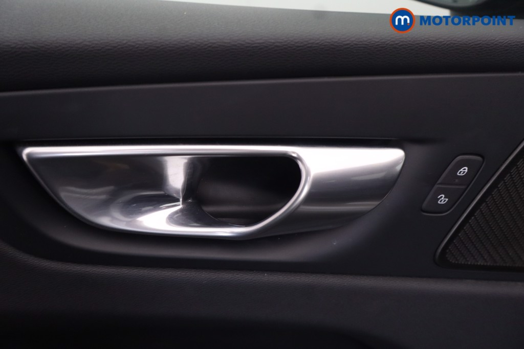 Volvo Xc60 Plus Automatic Petrol SUV - Stock Number (1662741) - 41st supplementary image