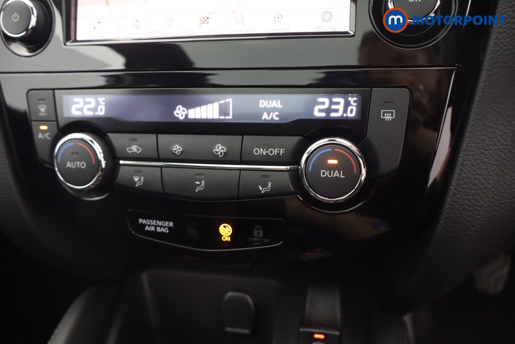Nissan Qashqai N-Connecta Manual Petrol SUV - Stock Number (1663182) - 2nd supplementary image