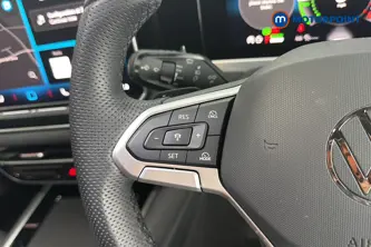 Volkswagen Passat R-Line Automatic Petrol Plug-In Hybrid Estate - Stock Number (1663375) - 4th supplementary image