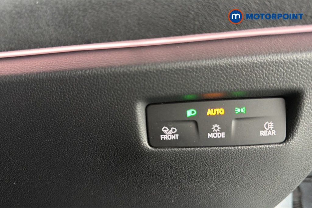 Volkswagen Passat R-Line Automatic Petrol Plug-In Hybrid Estate - Stock Number (1663375) - 11th supplementary image