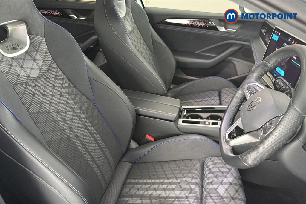 Volkswagen Passat R-Line Automatic Petrol Plug-In Hybrid Estate - Stock Number (1663375) - 22nd supplementary image
