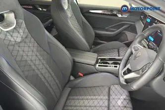 Volkswagen Passat R-Line Automatic Petrol Plug-In Hybrid Estate - Stock Number (1663375) - 22nd supplementary image