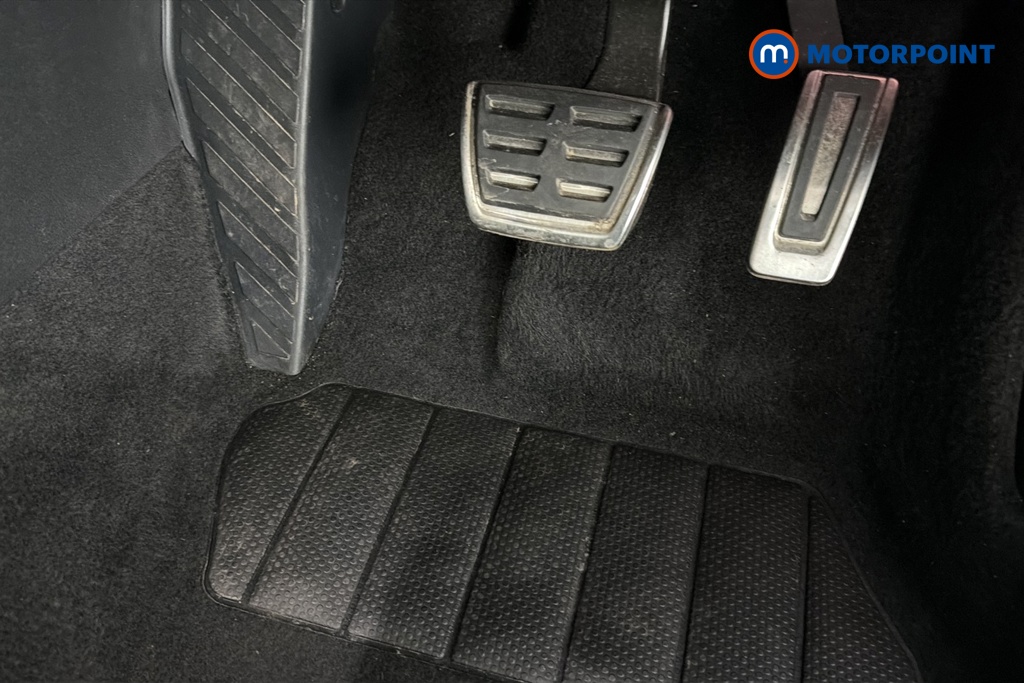 Volkswagen Passat R-Line Automatic Petrol Plug-In Hybrid Estate - Stock Number (1663375) - 24th supplementary image
