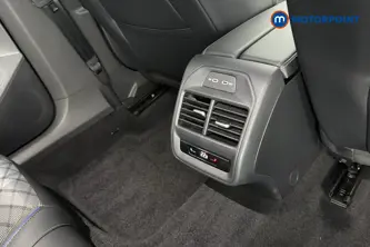 Volkswagen Passat R-Line Automatic Petrol Plug-In Hybrid Estate - Stock Number (1663375) - 28th supplementary image