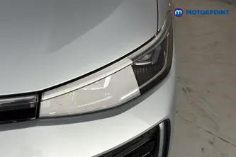 Volkswagen Passat R-Line Automatic Petrol Plug-In Hybrid Estate - Stock Number (1663375) - 42nd supplementary image