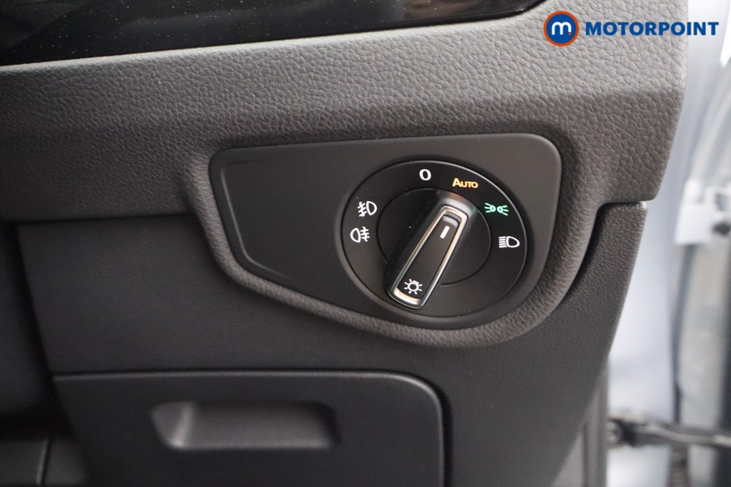 Volkswagen Touran SEL Automatic Petrol People Carrier - Stock Number (1663440) - 8th supplementary image