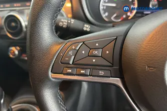 Nissan Juke N-Connecta Manual Petrol SUV - Stock Number (1655915) - 4th supplementary image