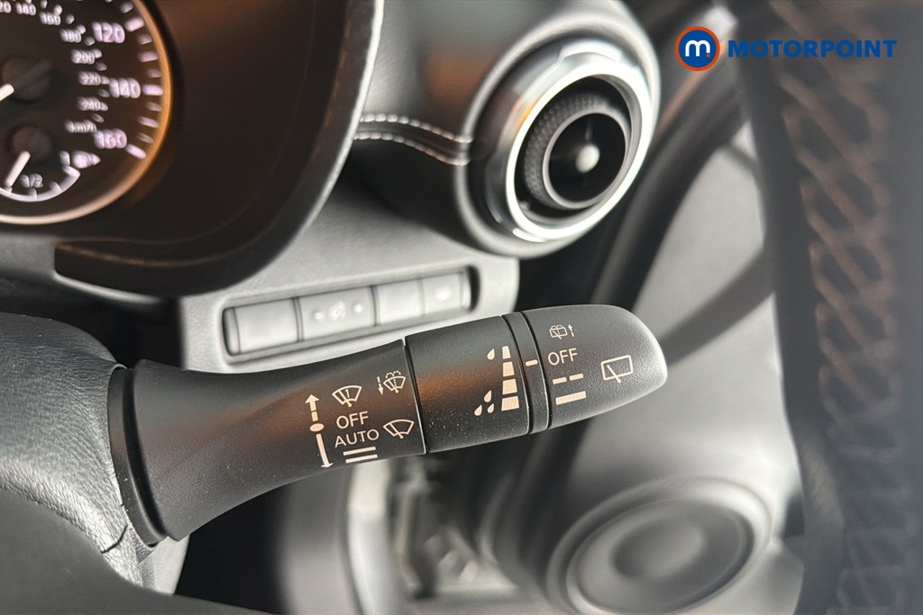 Nissan Juke N-Connecta Manual Petrol SUV - Stock Number (1655915) - 6th supplementary image