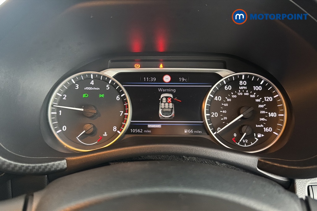 Nissan Juke N-Connecta Manual Petrol SUV - Stock Number (1655915) - 7th supplementary image