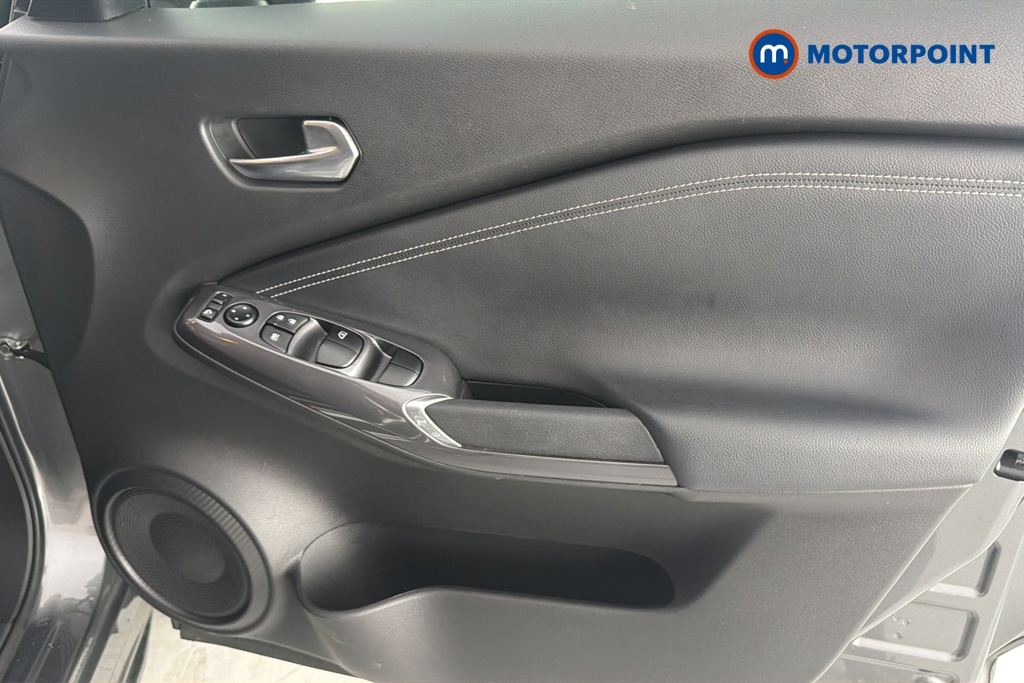 Nissan Juke N-Connecta Manual Petrol SUV - Stock Number (1655915) - 18th supplementary image