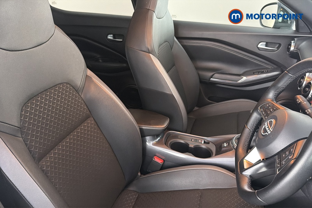 Nissan Juke N-Connecta Manual Petrol SUV - Stock Number (1655915) - 22nd supplementary image