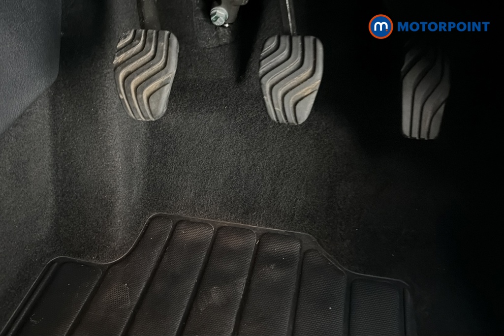 Nissan Juke N-Connecta Manual Petrol SUV - Stock Number (1655915) - 24th supplementary image