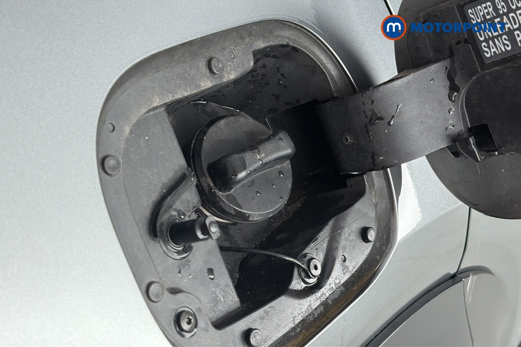 Nissan Juke N-Connecta Manual Petrol SUV - Stock Number (1655915) - 41st supplementary image