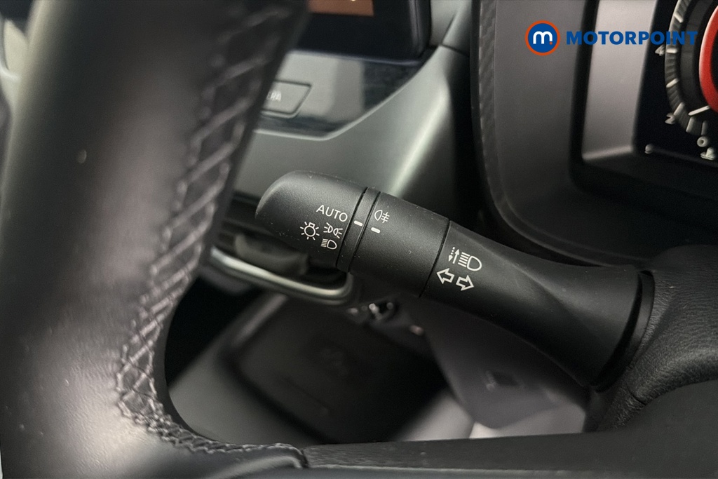 Nissan Juke N-Connecta Manual Petrol SUV - Stock Number (1659274) - 5th supplementary image