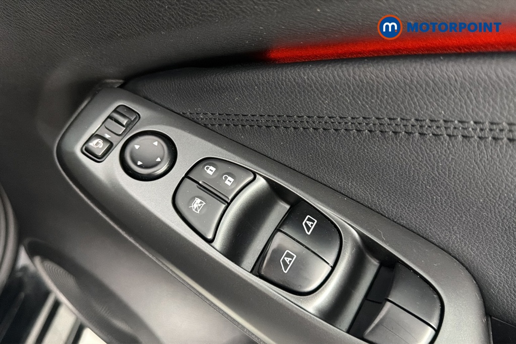 Nissan Juke N-Connecta Manual Petrol SUV - Stock Number (1659274) - 19th supplementary image