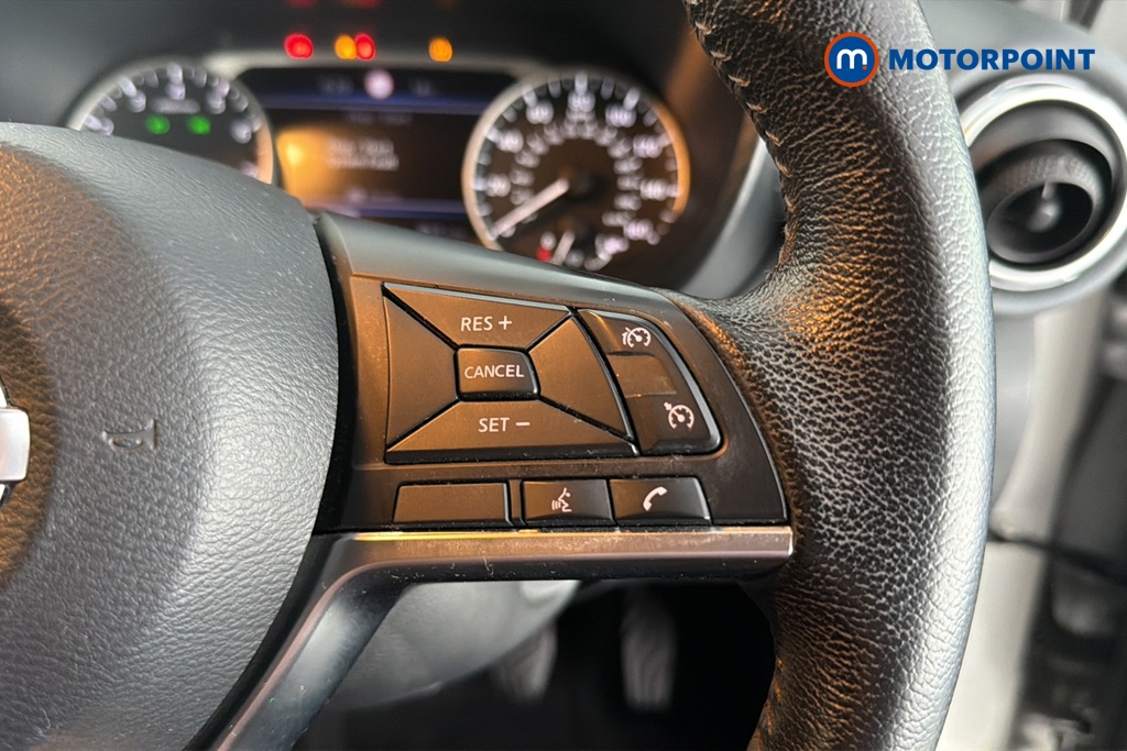 Nissan Juke N-Connecta Manual Petrol SUV - Stock Number (1659799) - 3rd supplementary image