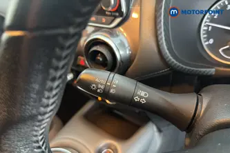 Nissan Juke N-Connecta Manual Petrol SUV - Stock Number (1659799) - 5th supplementary image