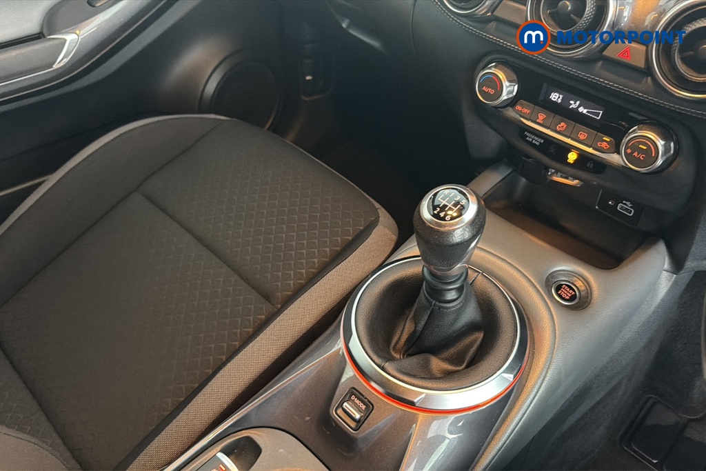 Nissan Juke N-Connecta Manual Petrol SUV - Stock Number (1659799) - 15th supplementary image