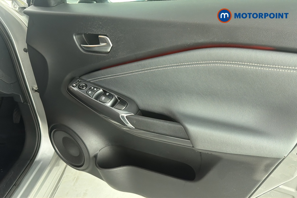 Nissan Juke N-Connecta Manual Petrol SUV - Stock Number (1659799) - 18th supplementary image
