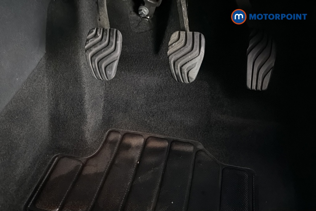 Nissan Juke N-Connecta Manual Petrol SUV - Stock Number (1659799) - 24th supplementary image