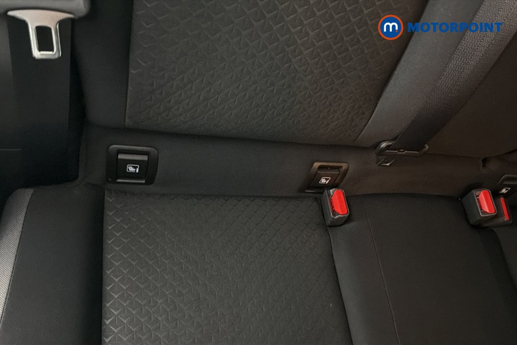 Nissan Juke N-Connecta Manual Petrol SUV - Stock Number (1659799) - 27th supplementary image