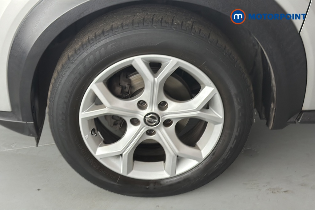 Nissan Juke N-Connecta Manual Petrol SUV - Stock Number (1659799) - 44th supplementary image