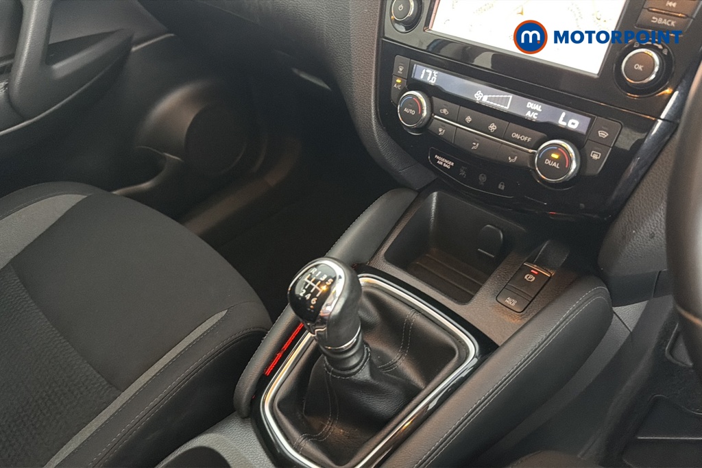 Nissan Qashqai Acenta Premium Manual Diesel SUV - Stock Number (1660301) - 15th supplementary image