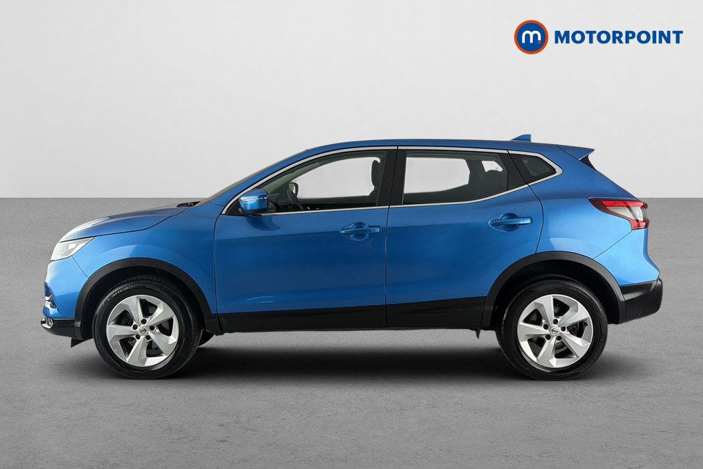 Nissan Qashqai Acenta Premium Manual Diesel SUV - Stock Number (1660301) - Drivers side