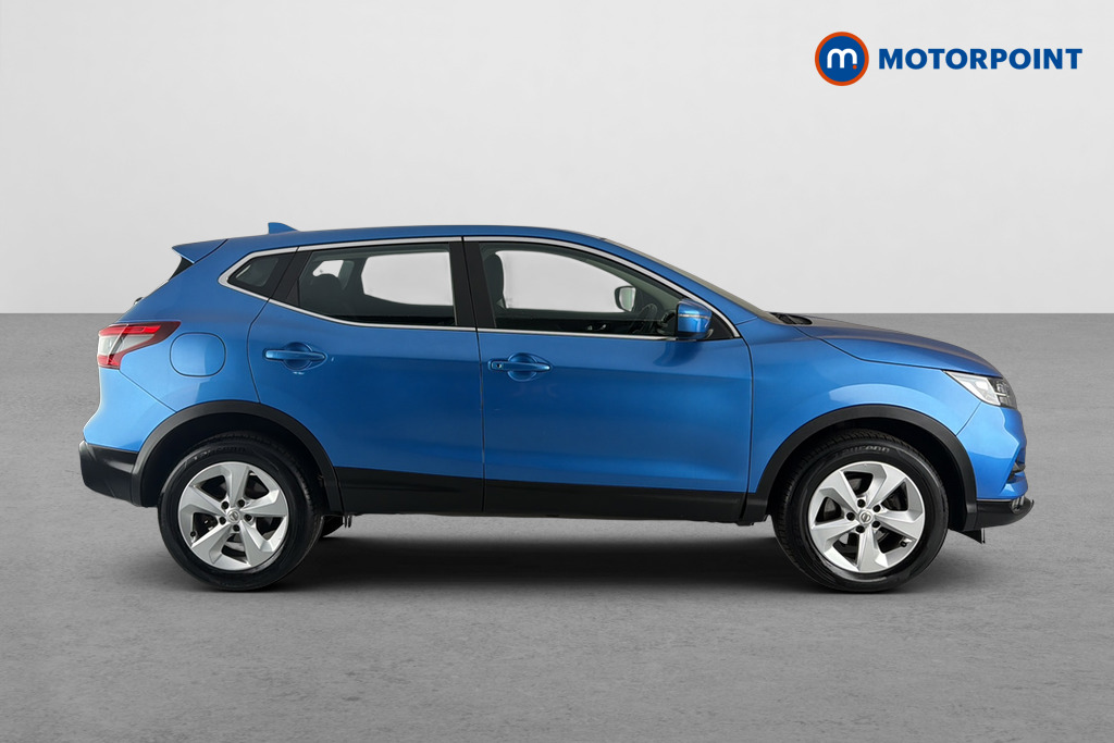 Nissan Qashqai Acenta Premium Manual Diesel SUV - Stock Number (1660301) - Passenger side