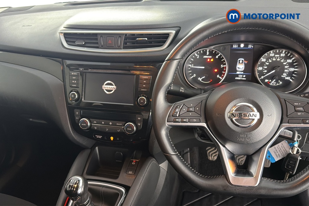 Nissan Qashqai Acenta Premium Manual Diesel SUV - Stock Number (1660301) - 1st supplementary image