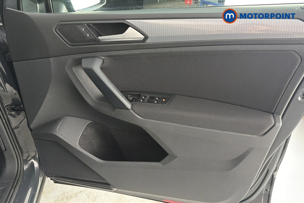 Volkswagen Tiguan Life Manual Petrol SUV - Stock Number (1661077) - 18th supplementary image