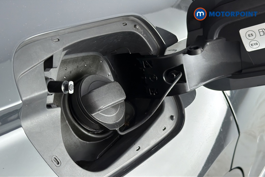 Volkswagen Tiguan Life Manual Petrol SUV - Stock Number (1661077) - 41st supplementary image