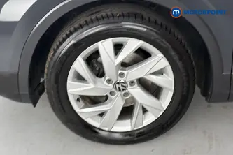 Volkswagen Tiguan Life Manual Petrol SUV - Stock Number (1661077) - 44th supplementary image