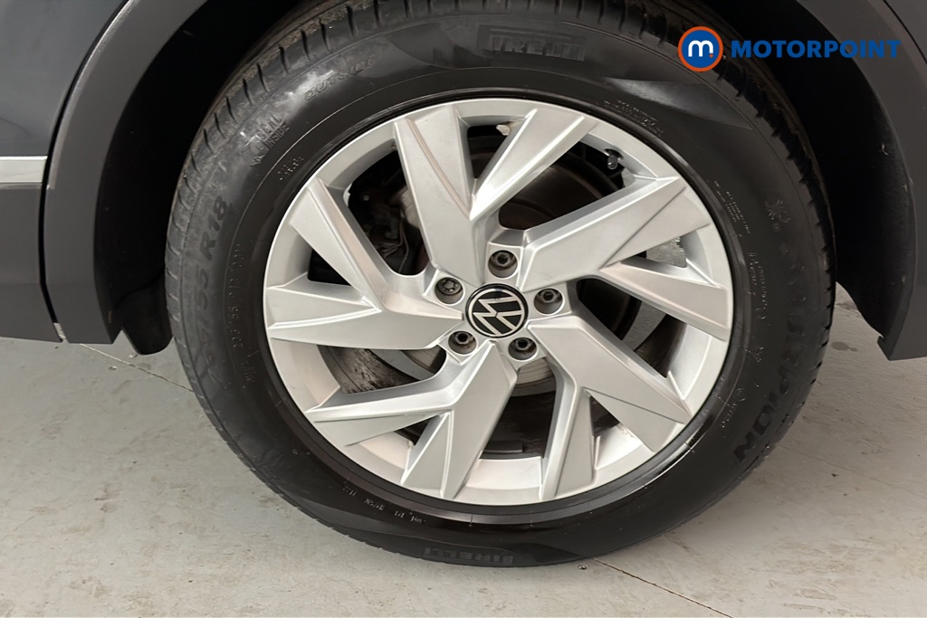 Volkswagen Tiguan Life Manual Petrol SUV - Stock Number (1661077) - 45th supplementary image