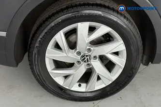 Volkswagen Tiguan Life Manual Petrol SUV - Stock Number (1661077) - 46th supplementary image
