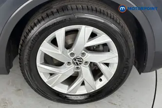 Volkswagen Tiguan Life Manual Petrol SUV - Stock Number (1661077) - 47th supplementary image