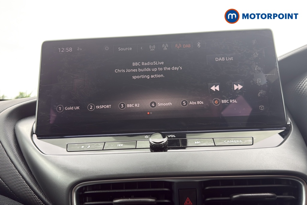 Nissan Juke N-Connecta Automatic Petrol SUV - Stock Number (1663413) - 8th supplementary image