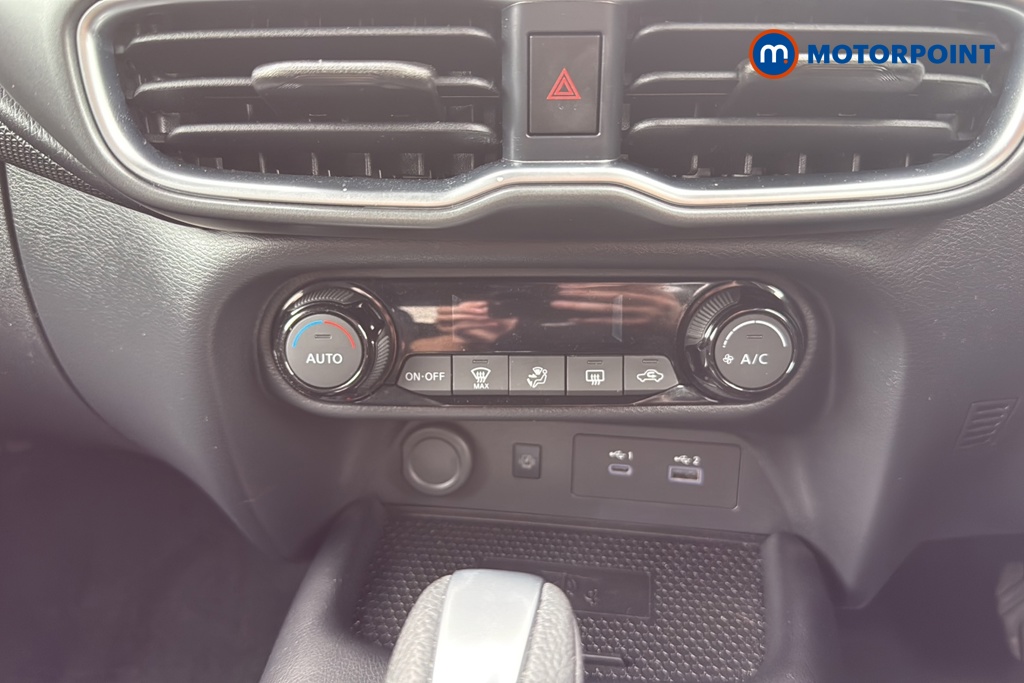 Nissan Juke N-Connecta Automatic Petrol SUV - Stock Number (1663413) - 12th supplementary image
