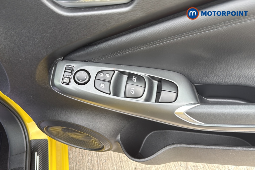 Nissan Juke N-Connecta Automatic Petrol SUV - Stock Number (1663413) - 19th supplementary image