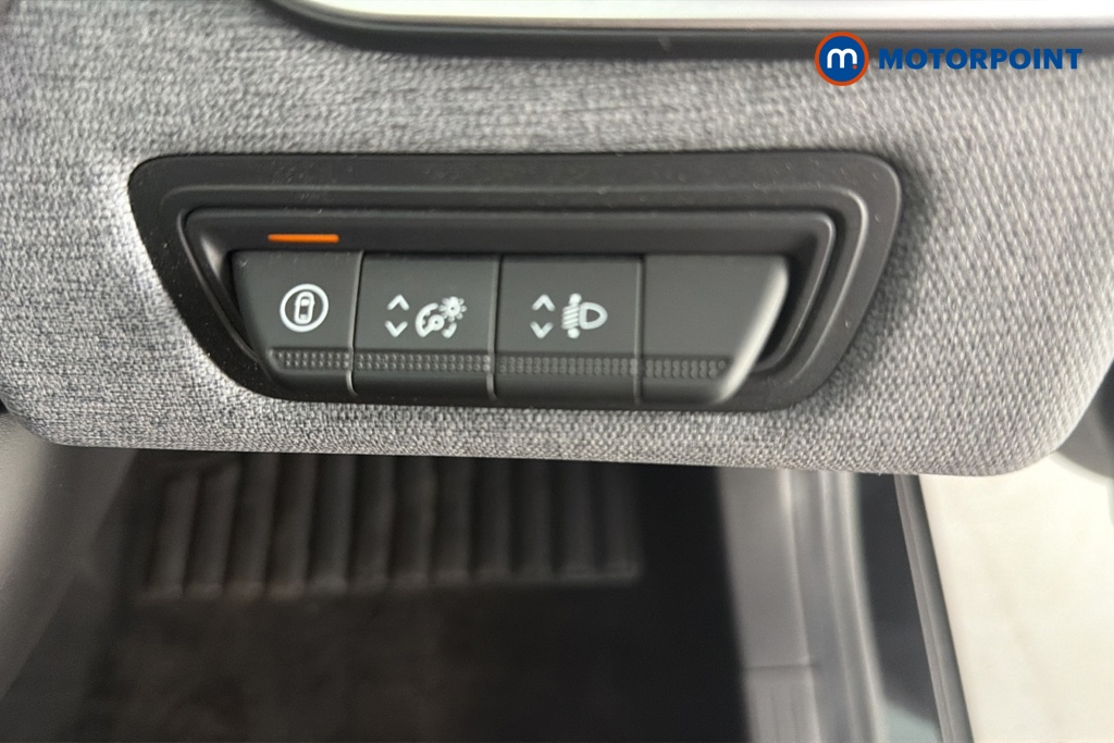 Renault Clio Evolution Manual Petrol Hatchback - Stock Number (1655913) - 11th supplementary image