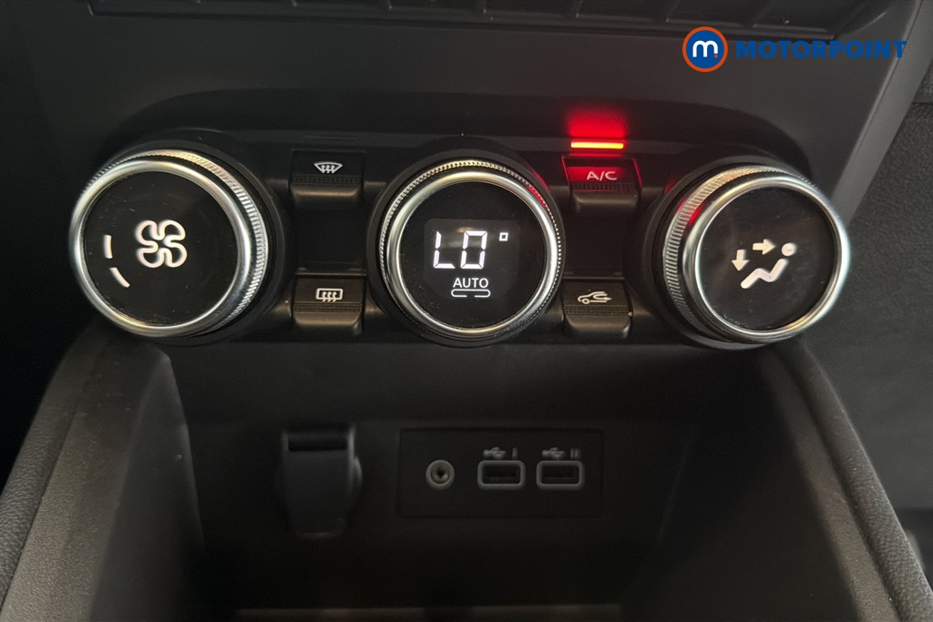 Renault Clio Evolution Manual Petrol Hatchback - Stock Number (1655913) - 12th supplementary image