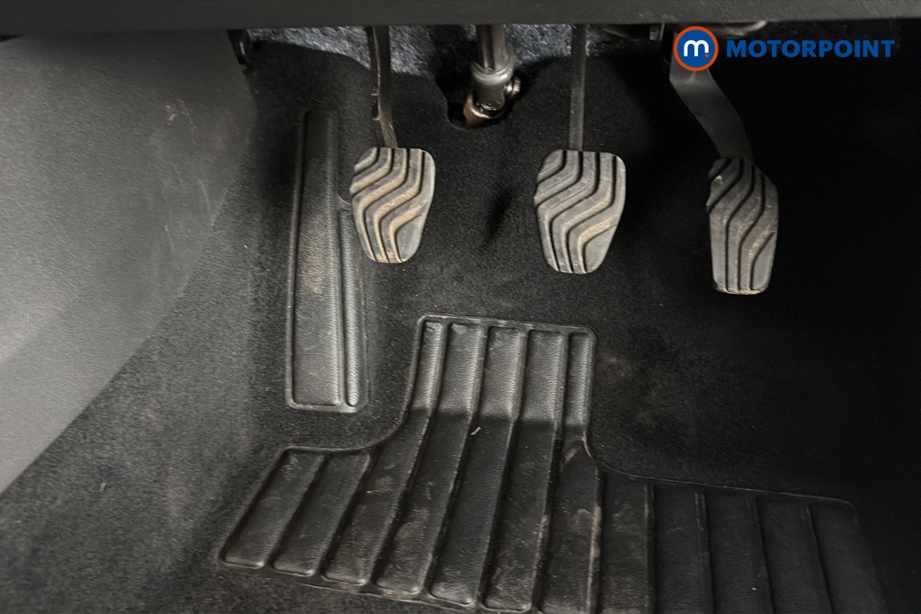Renault Clio Evolution Manual Petrol Hatchback - Stock Number (1655913) - 24th supplementary image