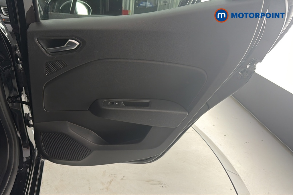 Renault Clio Evolution Manual Petrol Hatchback - Stock Number (1655913) - 25th supplementary image
