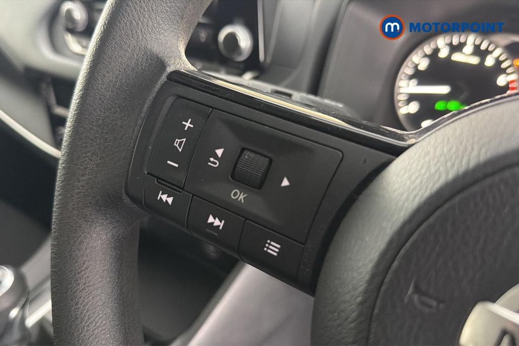 Nissan Qashqai Visia Manual Petrol SUV - Stock Number (1661609) - 4th supplementary image